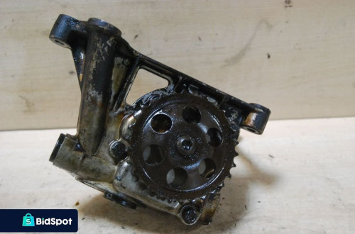 AUDI A6 C5 2.8 V6 POMPA OLEJU 078115105