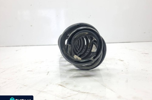 SPRĘŻYNY TYŁ VOLKSWAGEN GOLF VII 5Q0511115