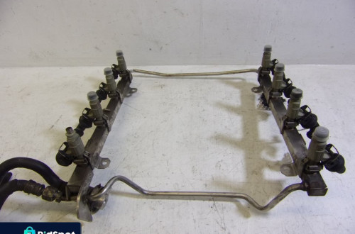 LISTWA WTRYSKOWA A8 4.2 B 077133551Q 077133681L