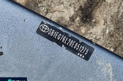 BELKA ZDERZAKA TYŁ TOYOTA AVENSIS T27