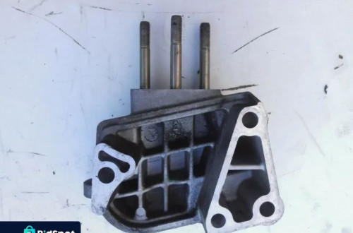 ŁAPA MOCOWANIE SILNIKA 55193756 FIAT PANDA 2 1.2