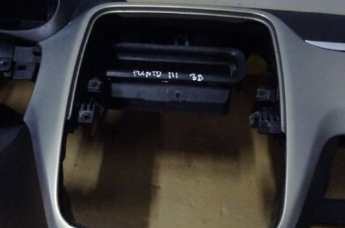 DESKA KONSOLA KOKPIT FIAT GRANDE PUNTO HB 3D NR143