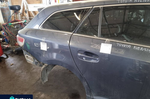 ĆWIARTKA BŁOTNIK PRAWY TYŁ TOYOTA AVENSIS T27