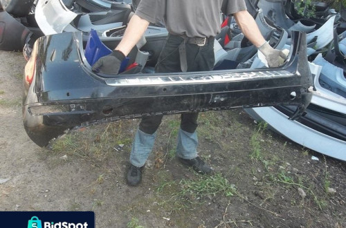 Volkswagen Touareg 10r-> zderzak tył