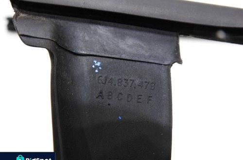 LISTWA ZGARNIAJĄCA PRAWY PRZÓD SEAT IBIZA IV 6J