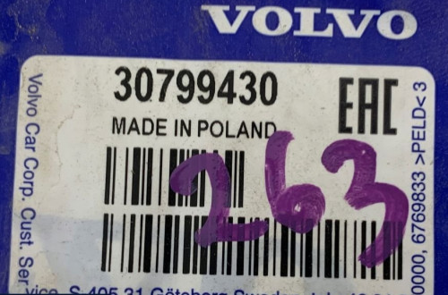 VOLVO S60 V60 LISTWA SZYBY DRZWI PRAWA TYŁ