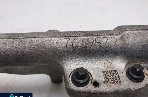 BMW F30 2.0 i LISTWA WTRYSKOWA paliwa 7639979