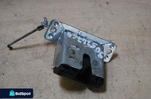 ZAMEK KLAPY BAGAŻNIKA TYŁ 90534769 OPEL CORSA C