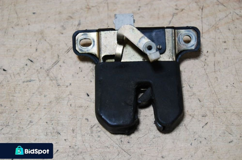 ZAMEK KLAPY BAGAŻNIKA 8D5827505D AUDI A6 C5 SEDAN