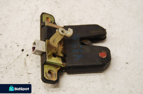 ZAMEK KLAPY BAGAŻNIKA 8D5827505D AUDI A6 C5 SEDAN