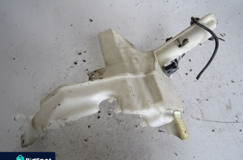 ZBIORNICZEK SPRYSKIWACZY VW PASSAT B6