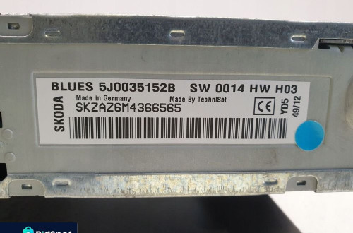 Skoda Rapid SCHOWEK RADIO CD 5J0035152B