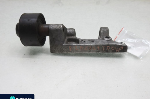 ŁAPA WSPORNIK ALTERNATORA FORD FIESTA MK7 1.4 TDCI