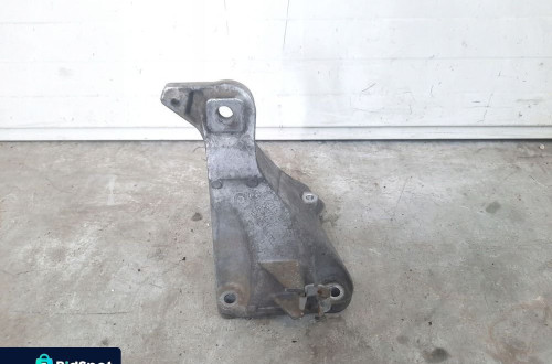 ŁAPA WSPORNIK SILNIKA 6781916 2.0D BMW E90 E91
