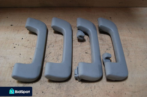 RĄCZKA PODSUFITKI AUDI A4 B7 8E0857608C/ 607D