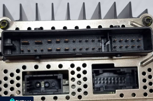 WZMACNIACZ AUDI A8 D3 4E0035223A