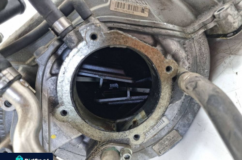 KOLEKTOR SSĄCY AUDI A8 D3 077133185BC
