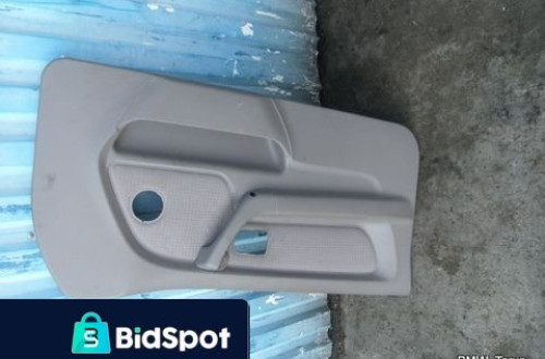 BOCZEK TAPICERKA DRZWI PRZÓD LEWA E36 COMPACT