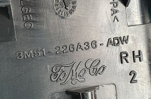 OSŁONA KLAMKI DRZWI PRAWA FORD FOCUS MK2