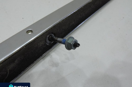 RELING DACHOWY PRAWY AUDI A6 C6 AVANT