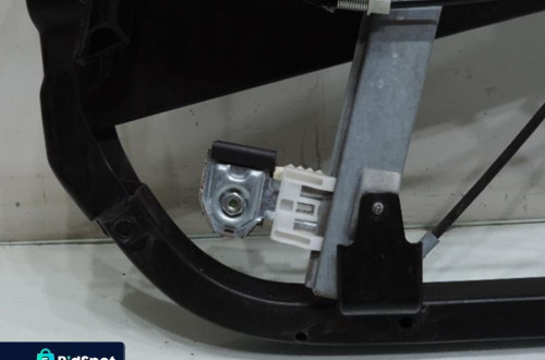 MECHANIZM SZYBY RAMKA PRAWY PRZÓD SMART FORFOUR