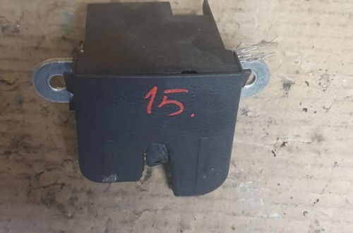 zamek klapy tylnej passat b6 kombi 1k6 827 505