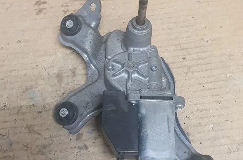 SILNICZEK WYCIERACZKI TYŁ TOYOTA AVENSIS T27 nr 85130-05060