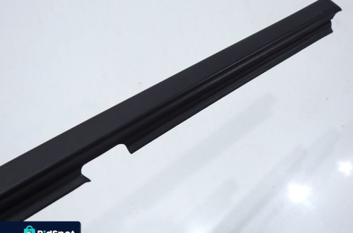 LISTWA ZGARNIAJĄCA PRAWY TYŁ GRAND CHEROKEE ZJ