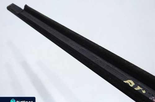 LISTWA ZGARNIAJĄCA PRAWY TYŁ GRAND CHEROKEE ZJ