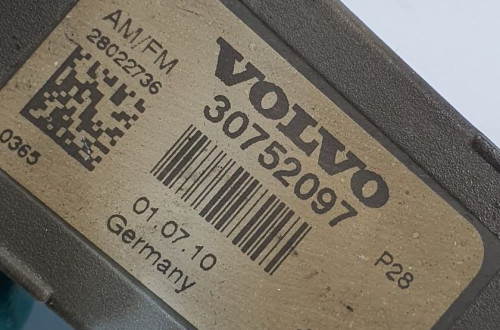 WZMACNIACZ ANTENY PRAWY TYŁ VOLVO XC90 30752097