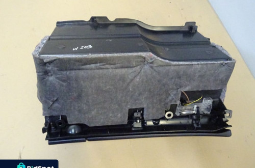 SCHOWEK PASAŻERA MERCEDES W203 KOMBI 00-07 NR335