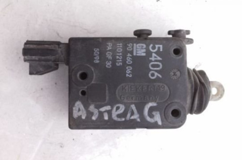 SIŁOWNIK KLAPY BAGAŻNIKA OPEL VECTRA B KOMBI 90460062