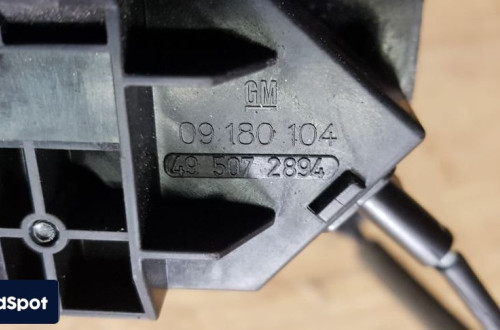 OPEL VECTRA C HB ZAMEK KLAPY TYŁ 09180104