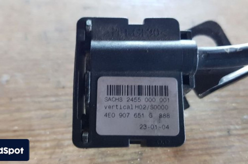 AUDI A8 D3 3.7  4.2 V8 CZUJNIK PRZYŚPIESZENIA 4F0907651G