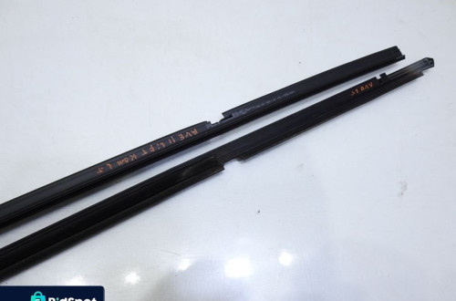 LISTWA ZGARNIAJĄCA LEWY TYŁ AVENSIS T25 KOMBI