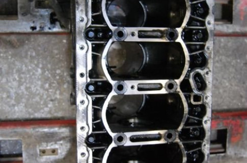 BLOK SILNIKA 30677368 VOLVO S80 2.4D XC90