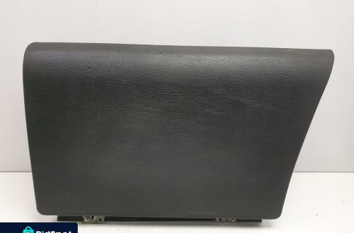 Land Rover Range Rover P38 SCHOWEK PASAŻERA Anglik