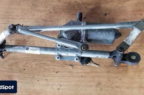 OPEL CORSA D MECHANIZM WYCIERACZEK 13182340
