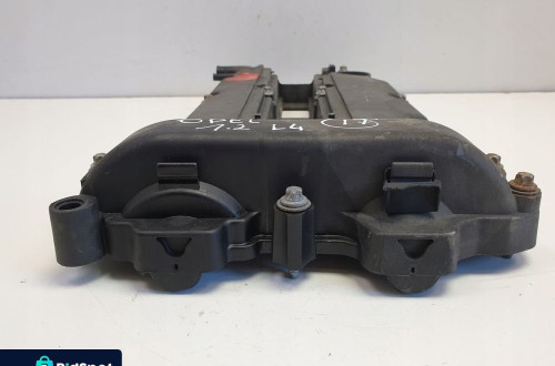 Opel Corsa C 1.2 16V POKRYWA ZAWORÓW 55351461