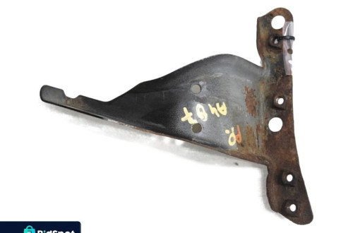 UCHWYT MOCOWANIE BŁOTNIKA PRAWY PRZÓD AUDI A4 B7