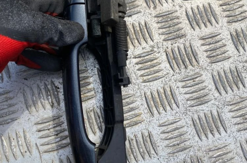 RENAULT LAGUNA II KLAMKA zewnetrzna drzwi PRAWY tyl tylna prawa 8200004747