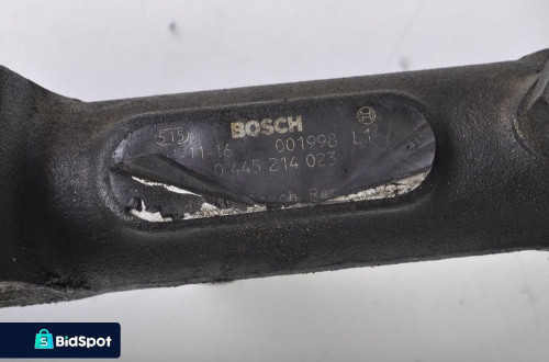 GRAND VOYAGER IV 2.5 LISTWA WTRYSKOWA 0445214023