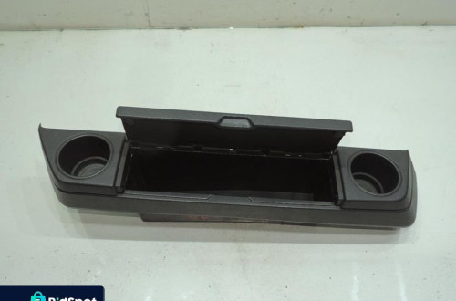 SCHOWEK BAGAŻNIKA LEWY VOLVO XC90