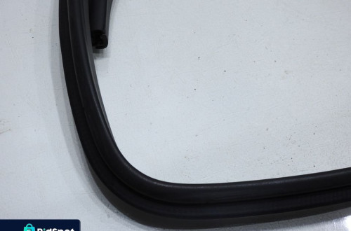 USZCZELKA DRZWI LEWY PRZÓD HONDA CR-V I