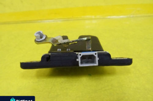 ZAMEK KLAPY BAGAŻNIA AUDI A6 C5 SEDAN 4B5827505B NR20
