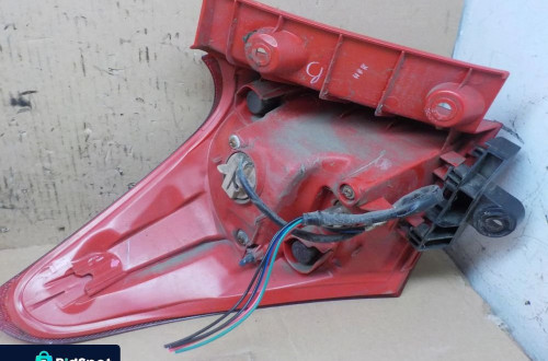 TOYOTA AURIS II LAMPA TYŁ
