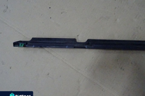 LISTWA ZGARNIAJĄCA PRAWY PRZÓD TOYOTA COROLLA VERSO II NR95