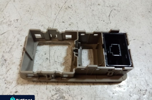 OSŁONA DESKI DOLNA RENAULT SCENIC 3 689210017R