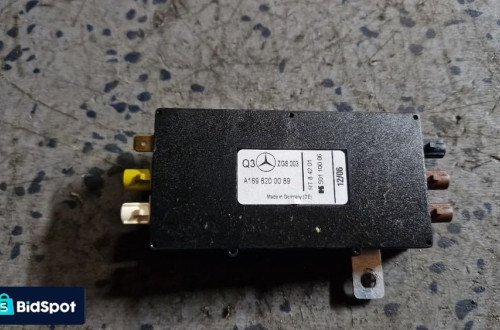 MERCEDES A KLASA W169 MODUŁ WZMACNIACZ ANTENY A1698200089