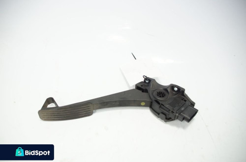 PEDAŁ VOLVO S60 30715173 GAZ